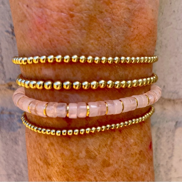 Kitty -Handmade 14k gold filled stretch mother of pearl kitty bracelet - Picture 7 of 12